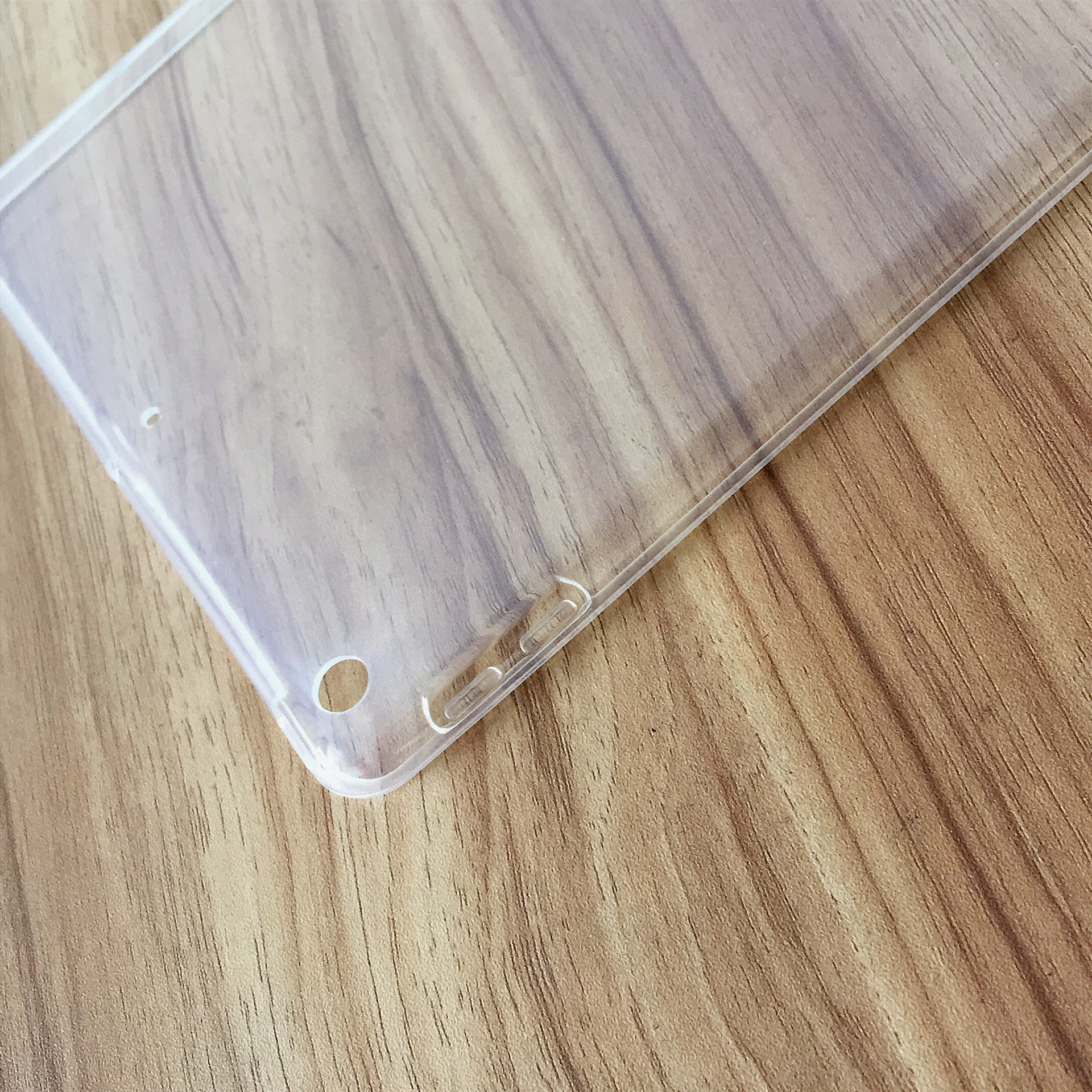 Ốp lưng dẻo silicone trong suốt dành cho iPad 10.2 - Hàng cao cấp