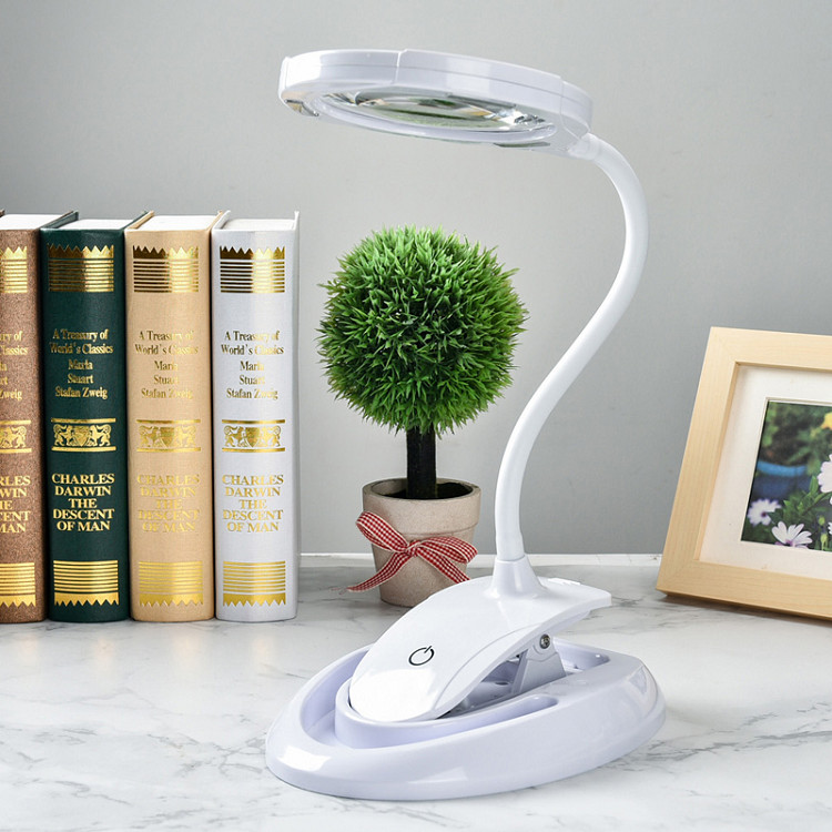 Kính lúp cảm ứng chạm để bàn 15 hạt đèn led siêu sáng tích hợp dạng kẹp đa năng đọc sánh báo cao cấp K3132 - Tặng 2 nút kẹp dây điện giao màu ngẫu nhiên