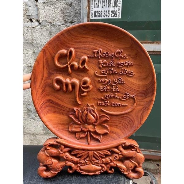 Tranh đĩa phong thủy chữ Cha Mẹ gỗ hương