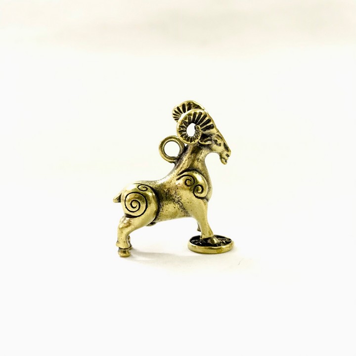 Móc Khóa Tượng Đồng Con Dê dùng để làm móc khóa, trưng trên bàn, làm quà tặng lưu niệm, kích thước 2.7 x 1 x 3.5cm, màu đồng, TMT Collection - SP005220