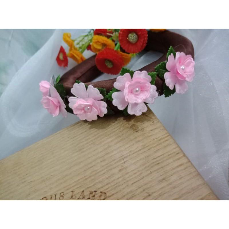 Váy yếm đào màu nâu truyền thống cho bé gái cực kì dể thương