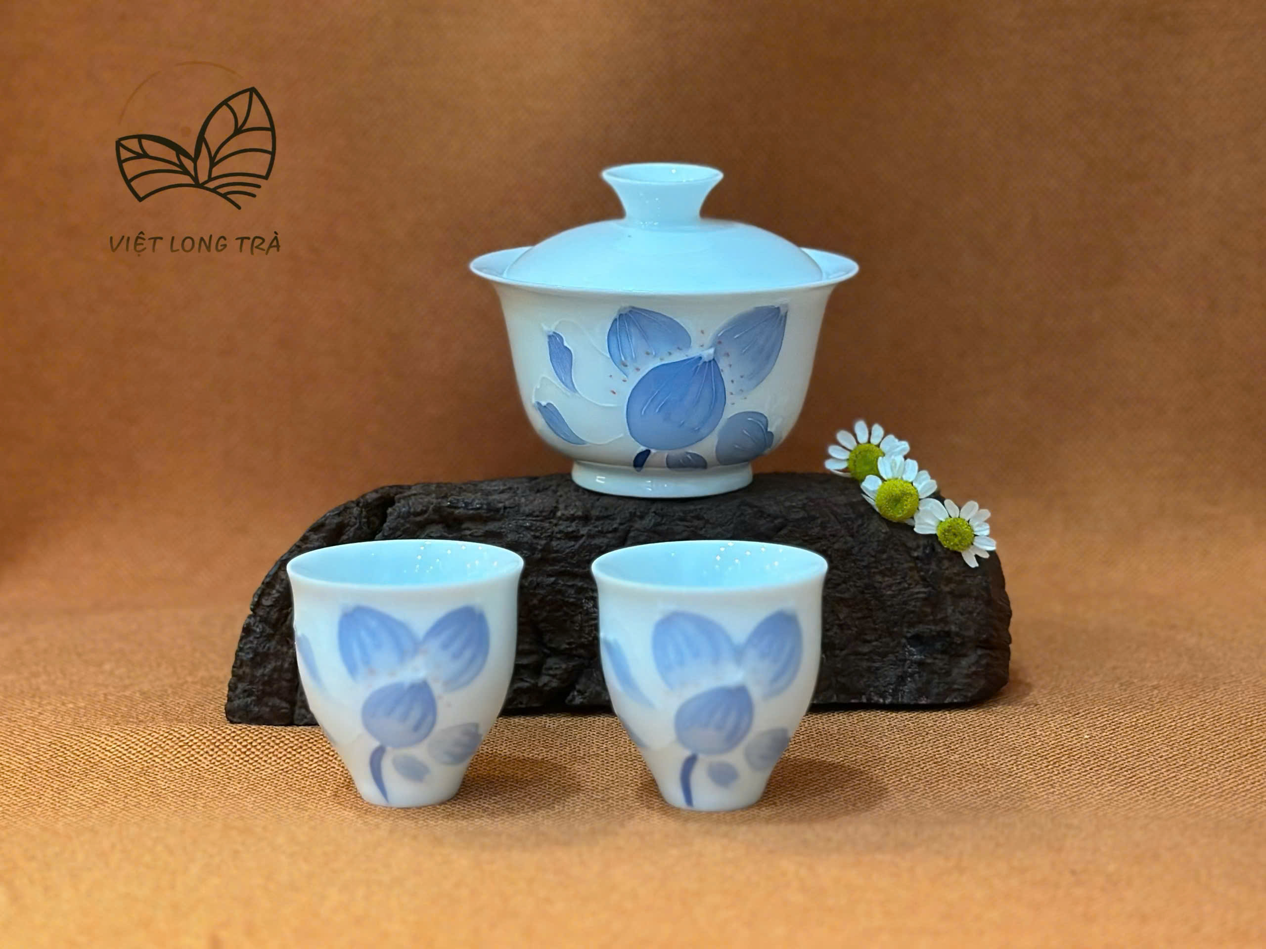 CHÉN UỐNG TRÀ SỨ CẢNH ĐỨC – HỌA TIẾT SEN LAM VẼ TAY – 40 ML - VIỆT LONG TRÀ
