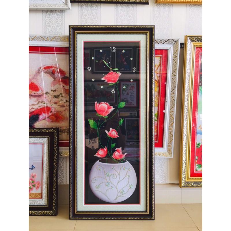 Tranh đính đá Lọ Hoa đồng hồ đã đóng khung 100x42cm