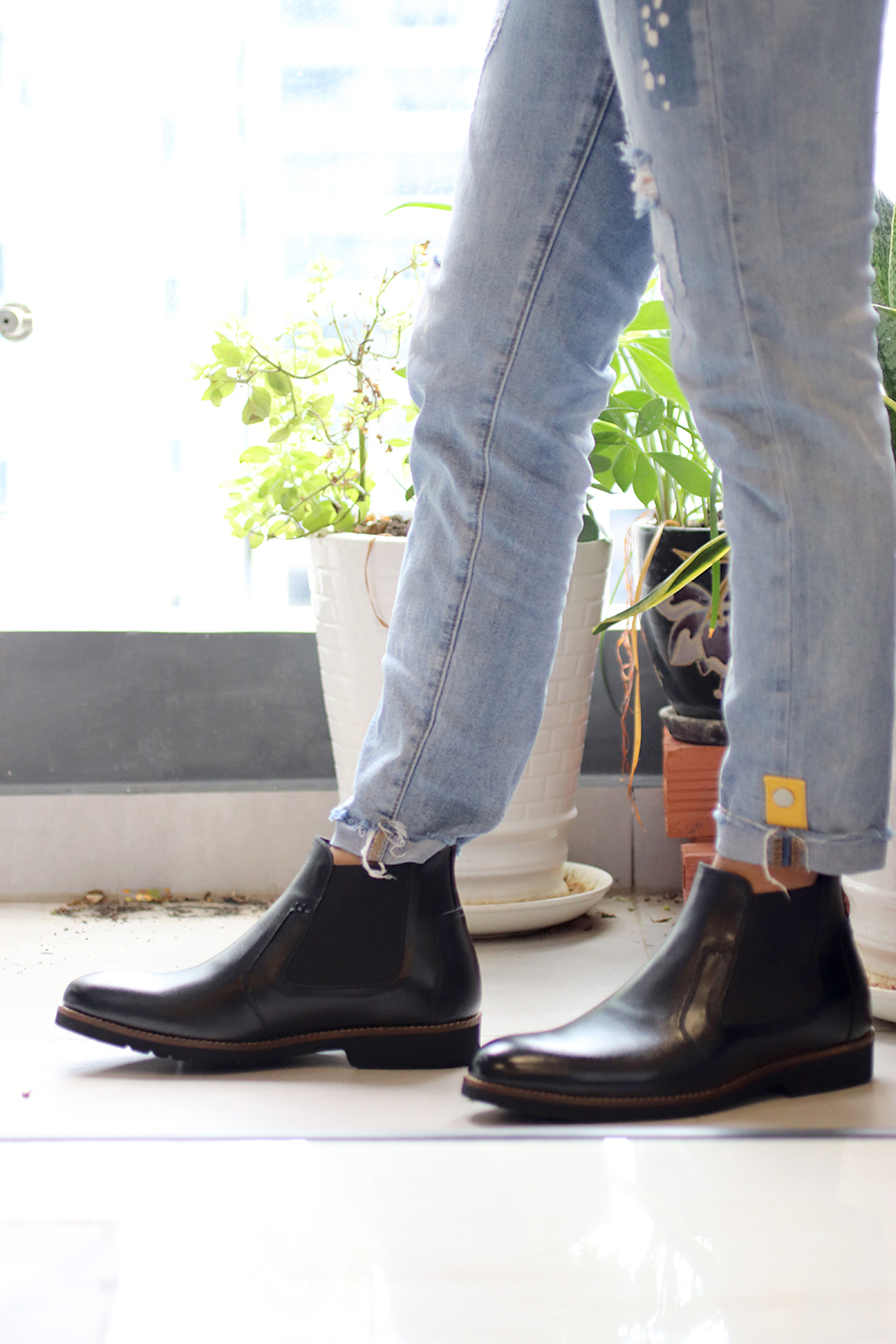 Giày Boots Nam Tăng Chiều Cao Siêu Nhẹ T&amp;TRA Tăng Cao 7Cm, S1077 Đen Trơn , Chất Liệu Da Bò Cao Cấp, Đế Và Lót Siêu Nhẹ Giúp Giảm Trọng Lượng 30% So Với Đế Cao Su