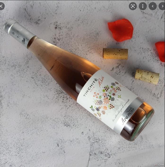 Rượu vang Ý Tinchite ROSE 2021 - vang hồng được làm từ nho Nero d'Avola, vùng Sicily, Ý - hương thơm trái cây