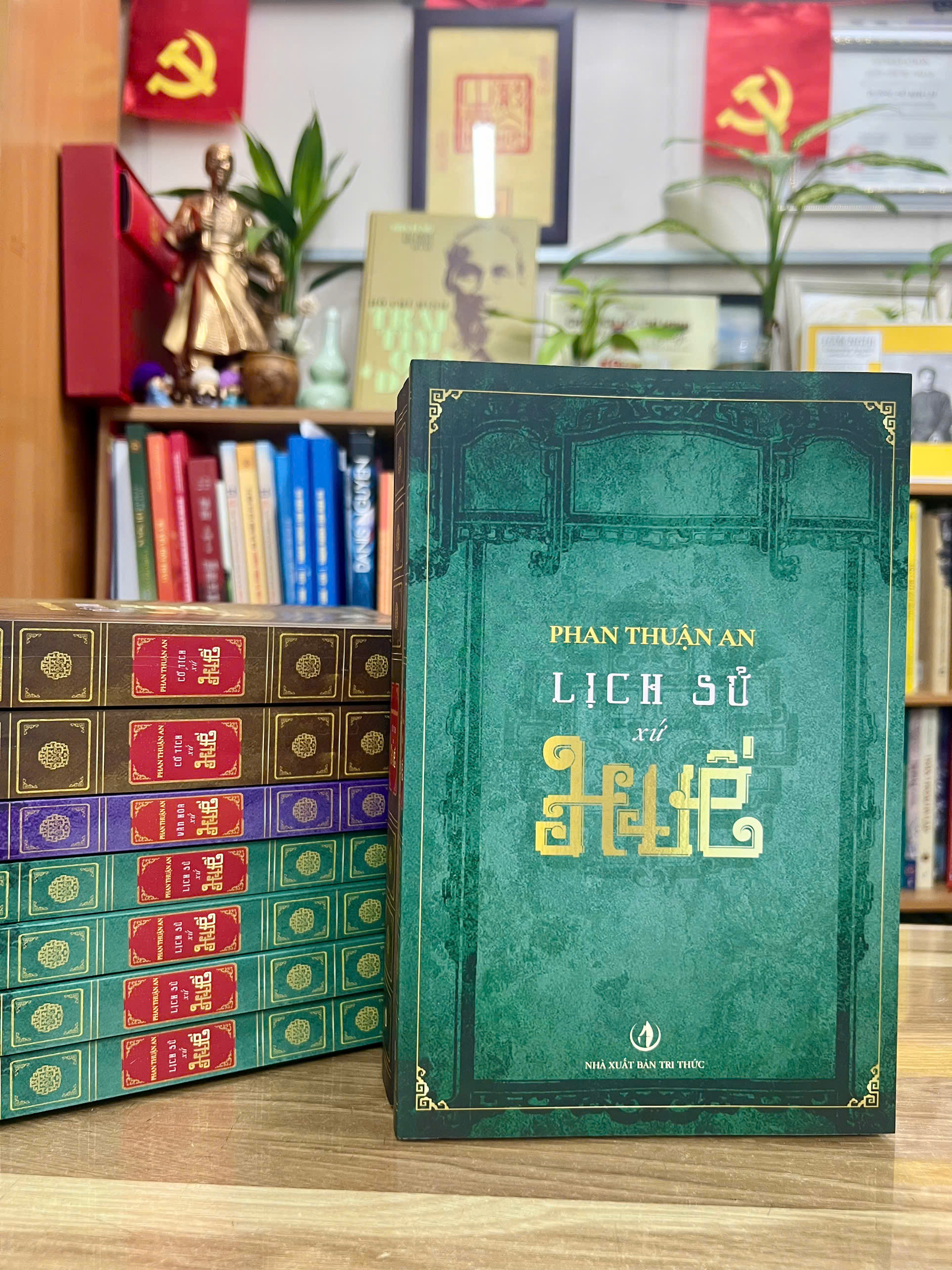 BOXSET 3 TẬP PHAN THUẬN AN VỚI HUẾ: Lịch Sử Xứ Huế, Văn Hóa Xứ Huế, Cổ Tích Xứ Huế – Phan Thuận An – Tri Thức Trẻ Books