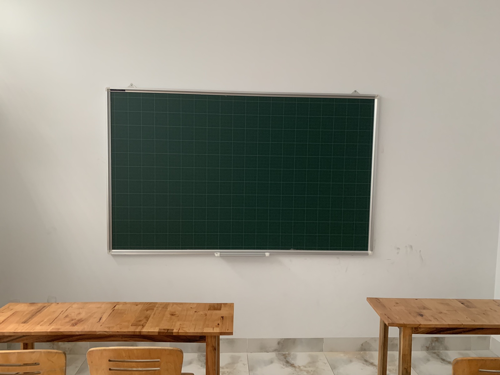 Bảng Từ Viết Phấn Hàn Quốc màu xanh Bavico PTHQ-05 - Có ô ly chìm 5cm - Kích thước 80x120cm