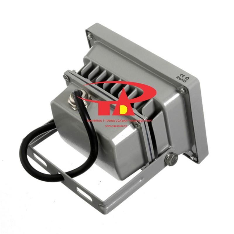 ĐÈN PHA LED 10W VỎ XÁM LOẠI TỐT, GIÁ RẺ, CHẤT LƯỢNG, ĐỦ WATT, ÁNH SÁNG VÀNG, RỘNG, CHIẾU XA, KÍN NƯỚC.