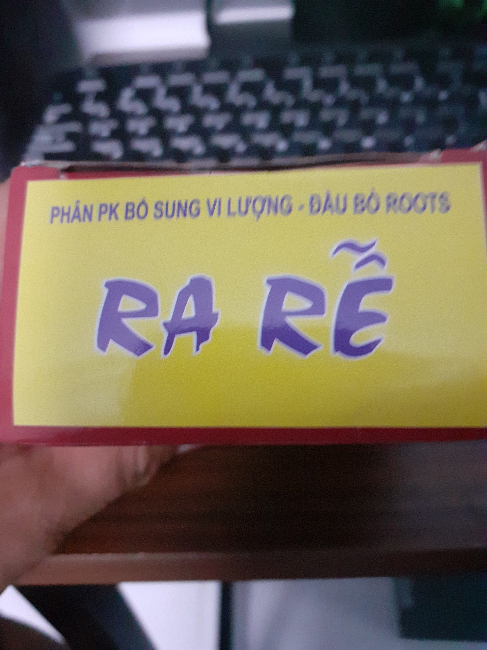 Hộp 10 gói ra rễ phân pk bổ sung vi lượng.