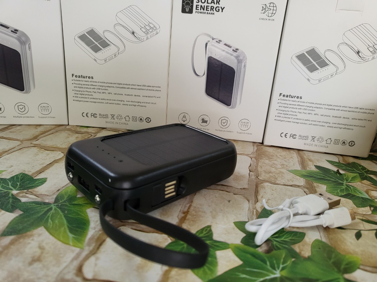 Pin Dự Phòng Năng Lượng Mặt Trời Power Bank Dung Lượng 10000mAh Sẵn Cáp Sạc