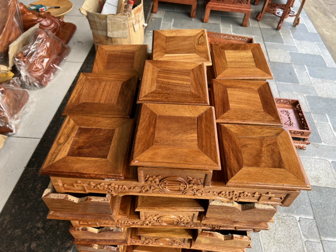 Tam sơn .tam cấp,bục kê bát nhang mặt 18 cm dài 58 cm