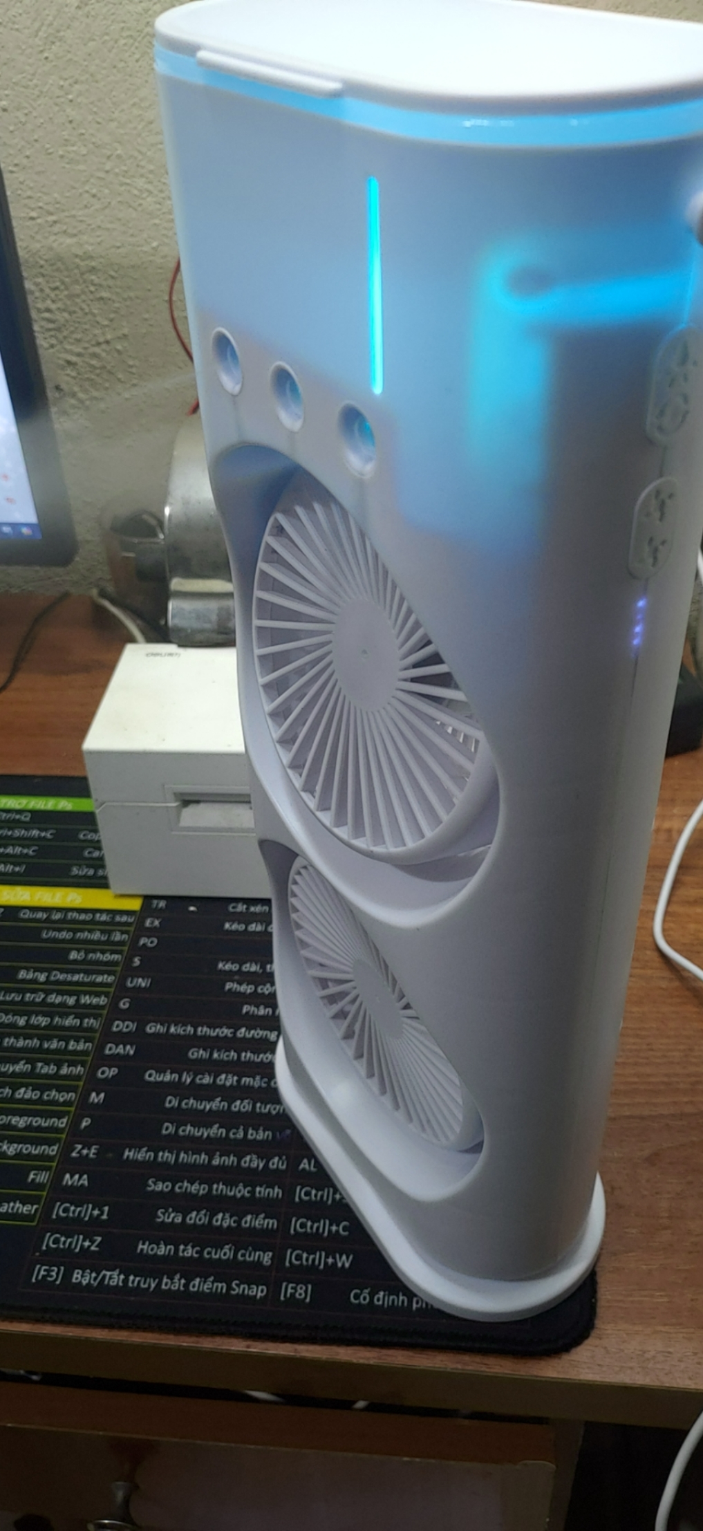 Quạt điều hòa tích điện phun sương để bàn 2 tầng xoay tự động 360 độ dung lượng pin 4500MAH sài liên tục 6h đến 8h