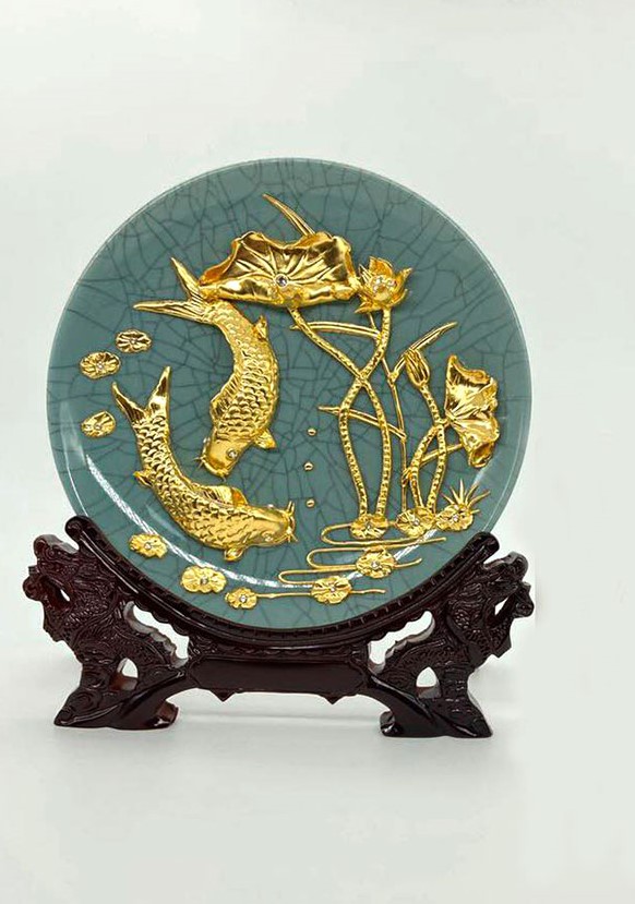 Đĩa cá chép hoa sen dát vàng 24K D20 xanh ngọc