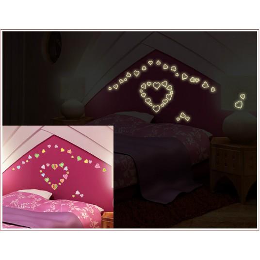 Decal trang trí tường Trái Tim dạ quang