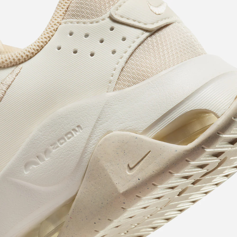 Giày tập luyện Nữ NIKE W NIKE ZOOM BELLA 6 - PALE IVORY/ICE PEACH-SANDDRIFT-GUAVA ICE - 9 US