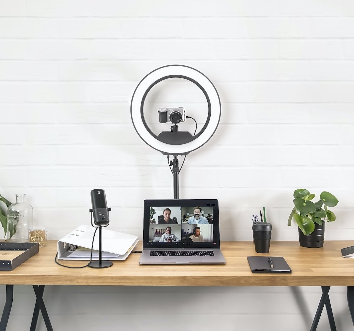 Đèn hỗ trợ chiếu sáng Stream Elgato Ring Light - Hàng chính hãng