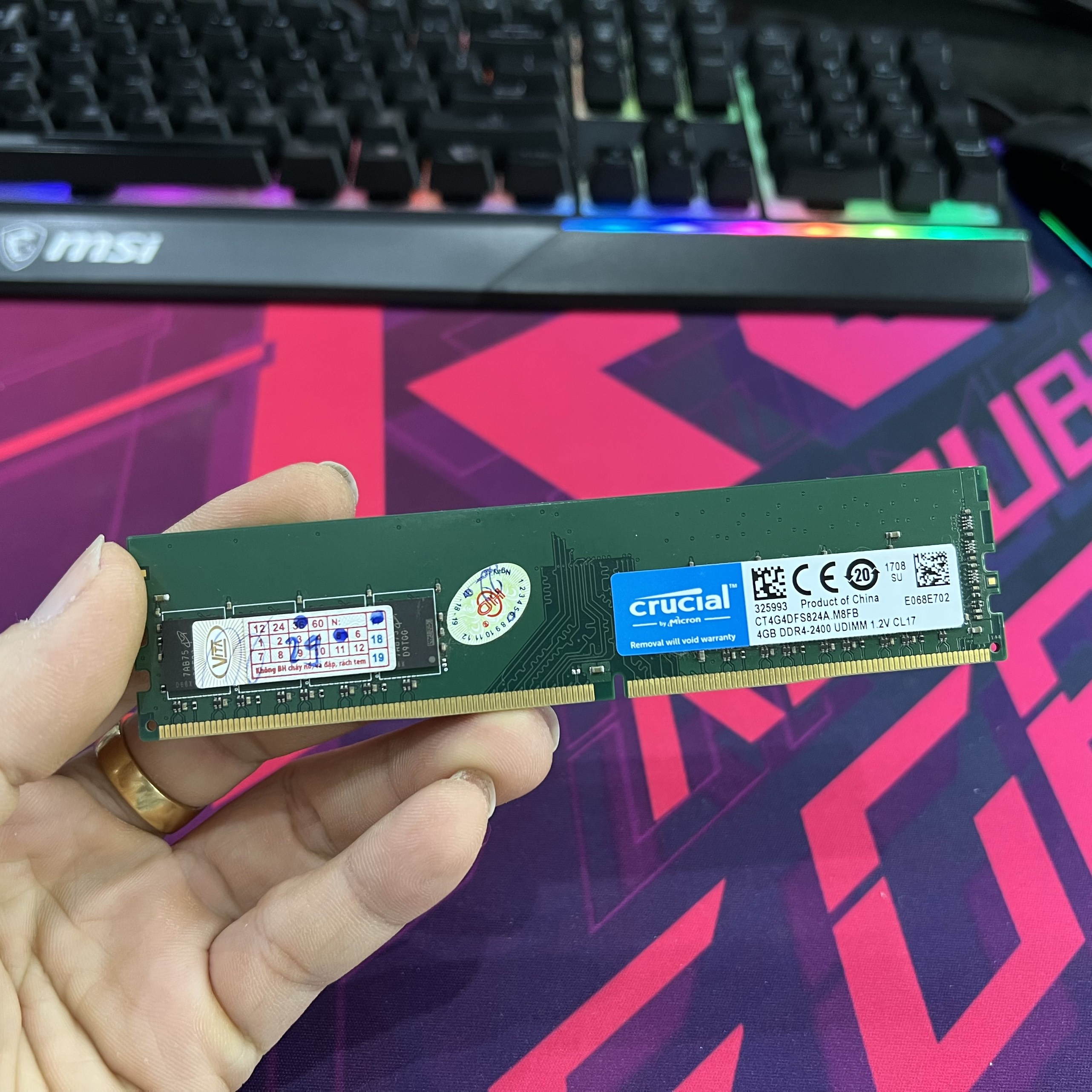 RAM PC Crucial 4Gb DDR4 Bus 2400Mhz (CT4G4DFS824A) - Hàng chính hãng