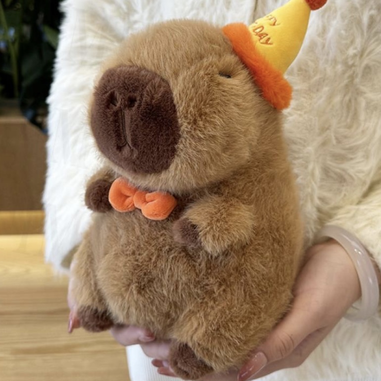 Thú nhồi bông Capybara đội nón sinh nhật có dòng chữ Happy everyday - Size từ 35cm đến 85cm - Quà tặng gấu bông chuột lang đeo nơ dễ thương