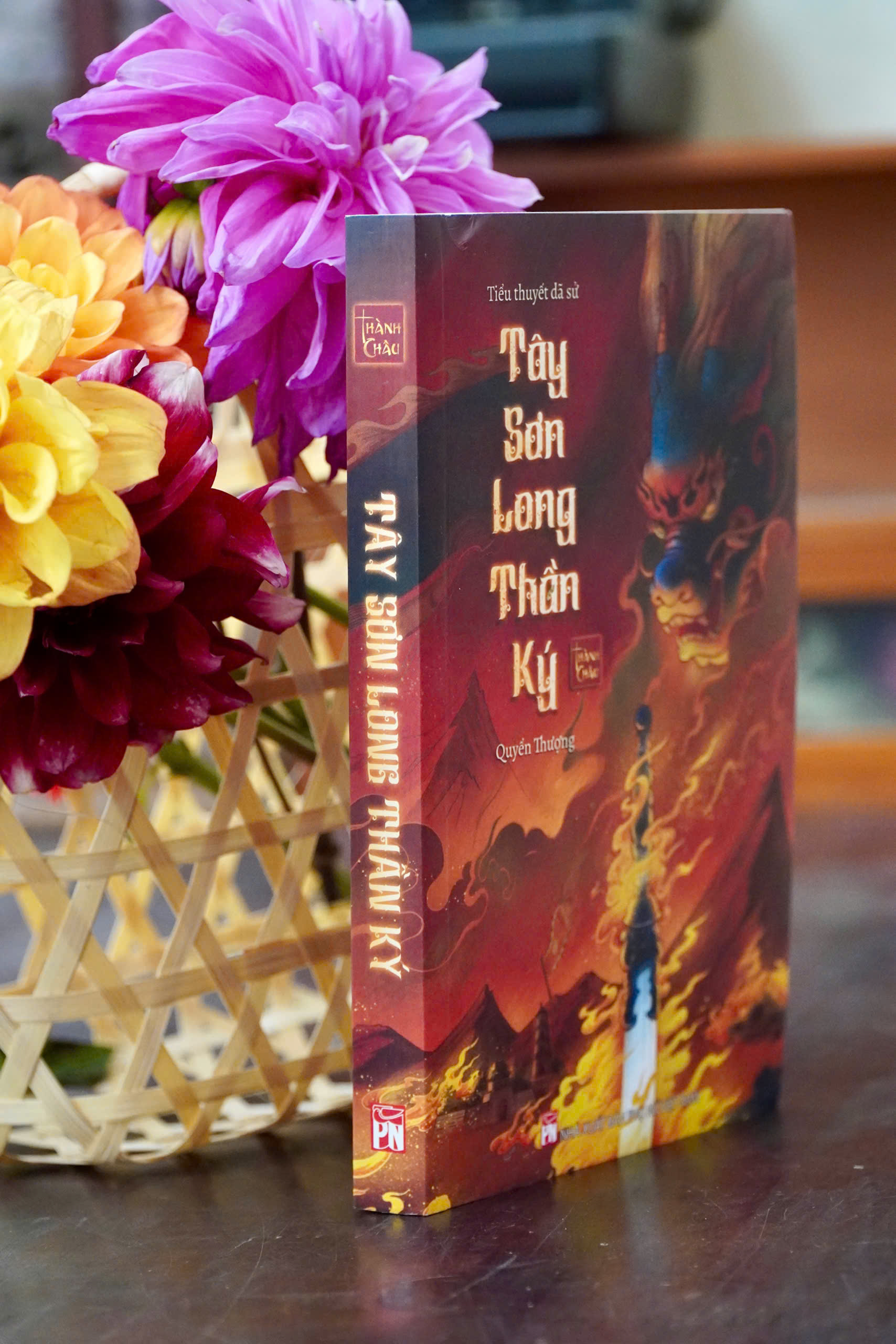 Sách - TÂY SƠN LONG THẦN KÝ - Thành Châu