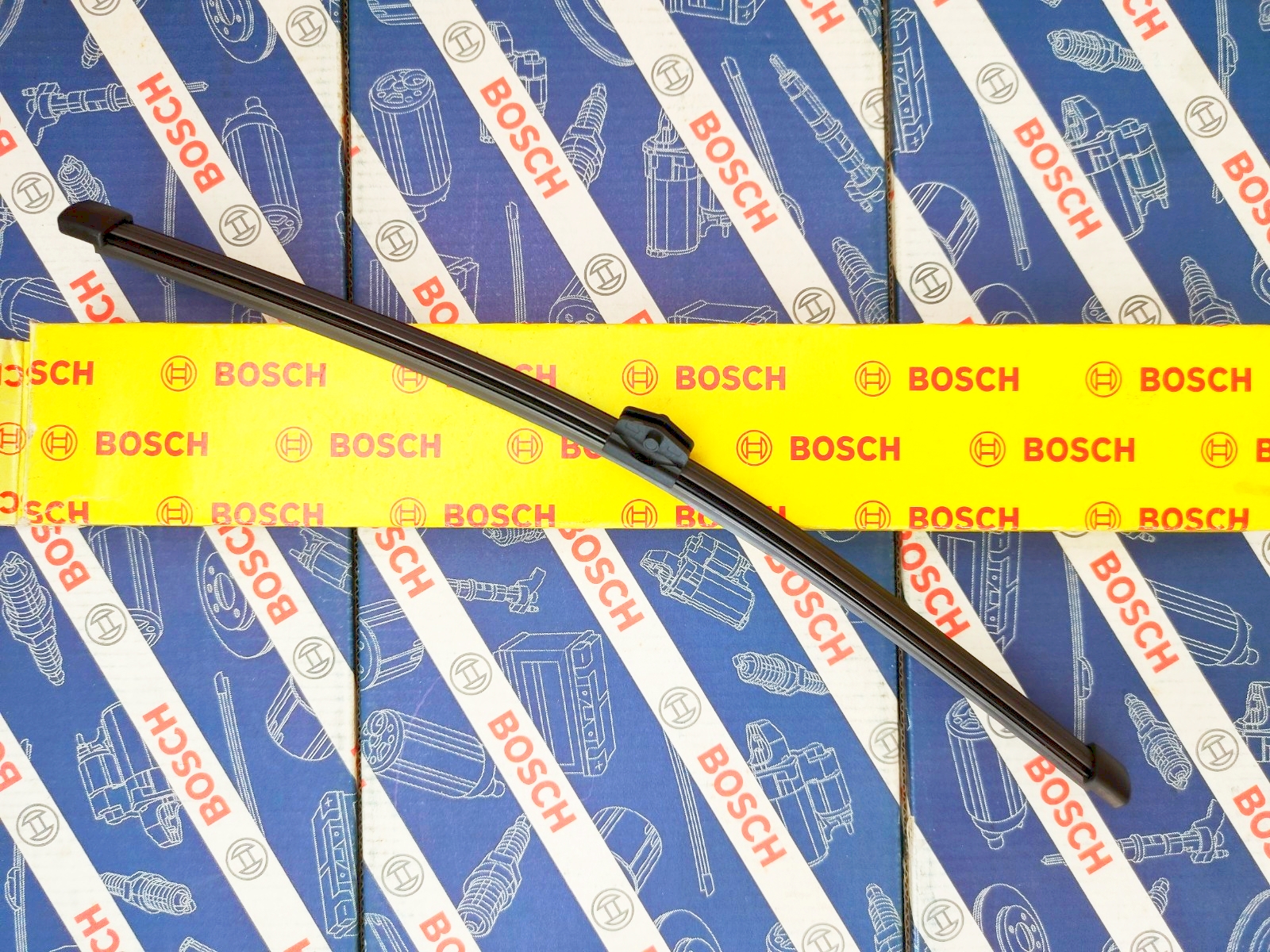 Thanh Gạt Nước Sau Audi Q3 Posrche Cayenne Audi Q5 VW Touareg
