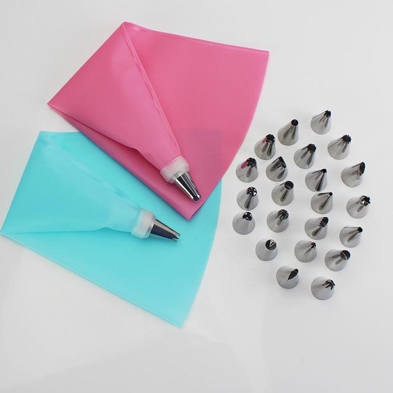 Set 26 dụng cụ gồm túi Silicone và 24 đầu bắt bông kem trang trí bánh