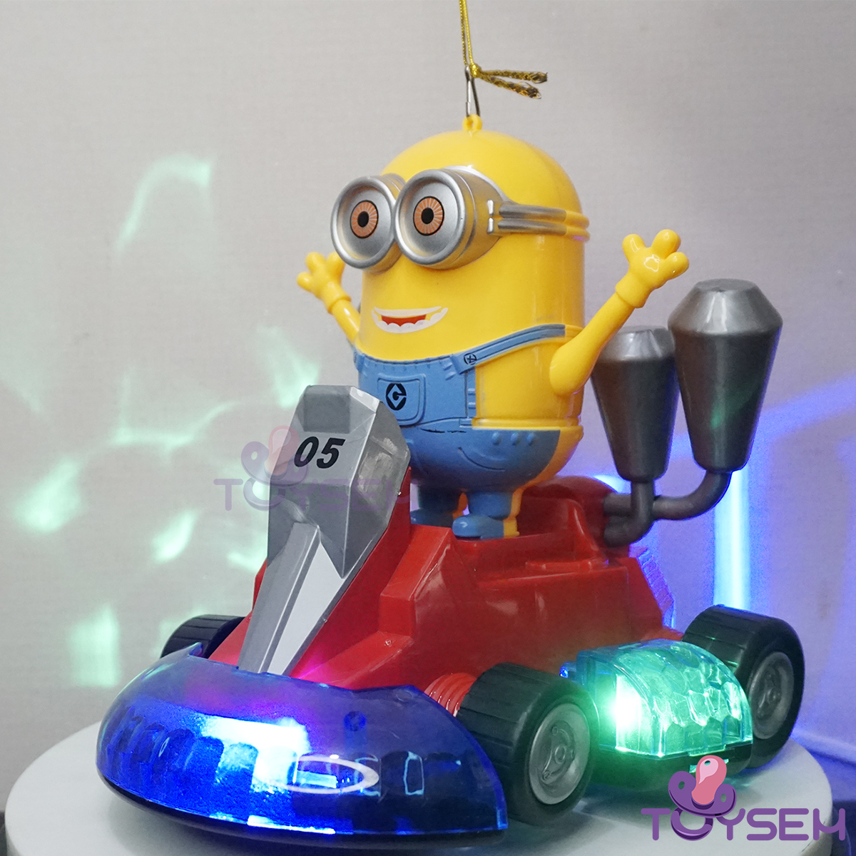 Đồ chơi lồng đèn trung thu xe đua và minions Toysem có đèn và nhạc xoay 360 độ - Quà tặng sinh nhật trung thu cho bé