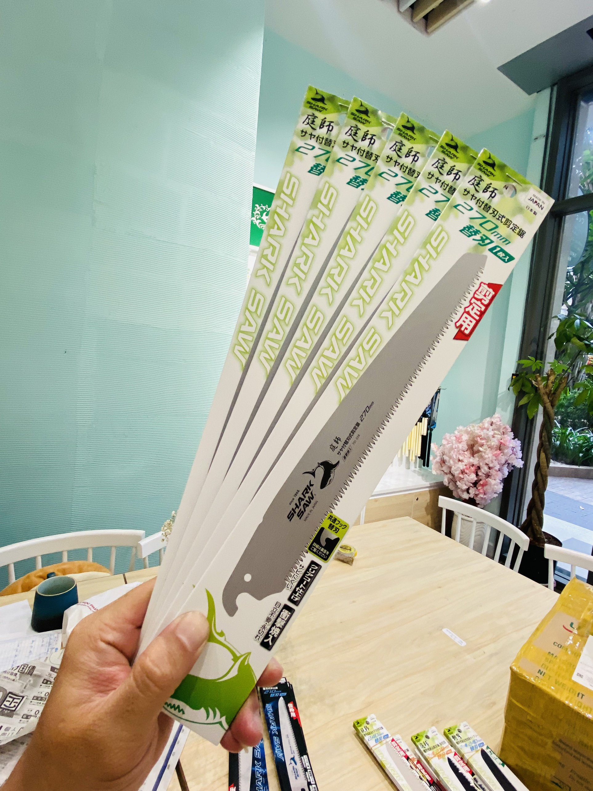 Cưa Cắt Tỉa Cành Lưỡi Thẳng Takagi Shark Saw S270 | Lưỡi Thép SK-85 Nhật Bản, Chống Gỉ | Có Vỏ Nhựa Bảo Vệ Lưỡi Cưa; Lưỡi Dự Phòng Thay Thế