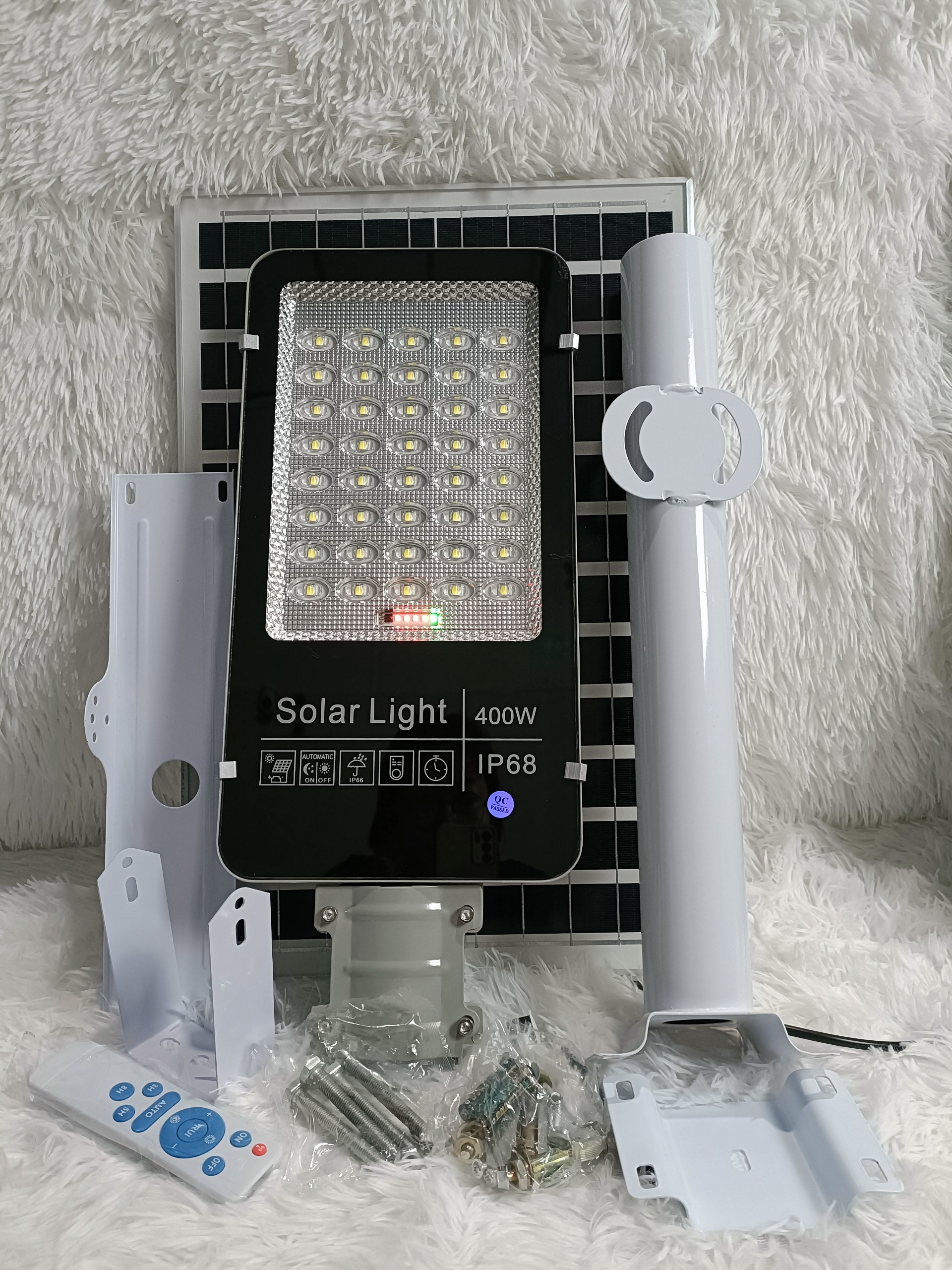 Đèn Năng Lượng Mặt Trời Bàn Chải 400W 500W 600W