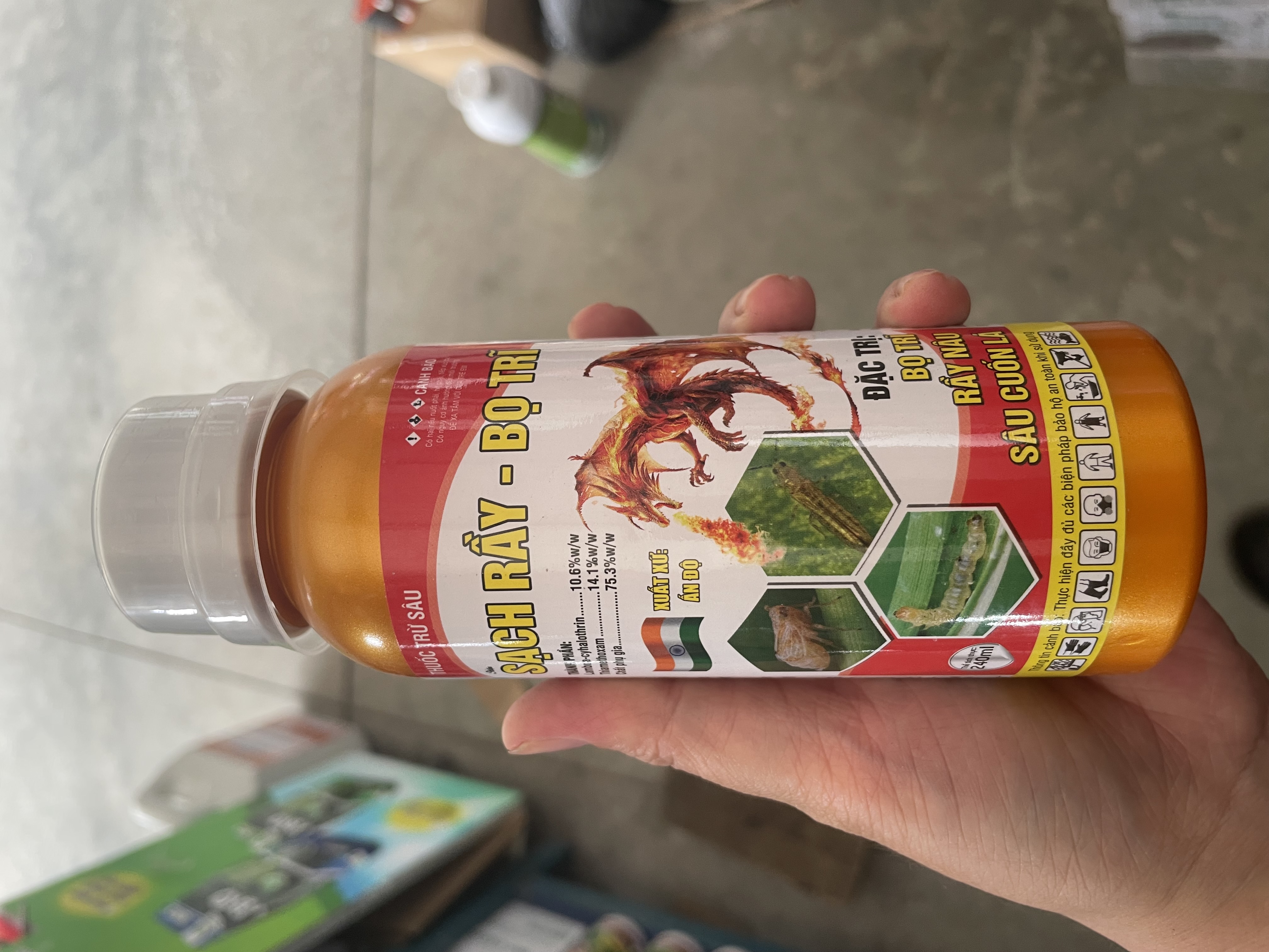 thuốc trừ sâu Sạch Rầy - Bọ Trĩ Đặc trị bọ trĩ, rầy nâu, và sâu cuốn lá.