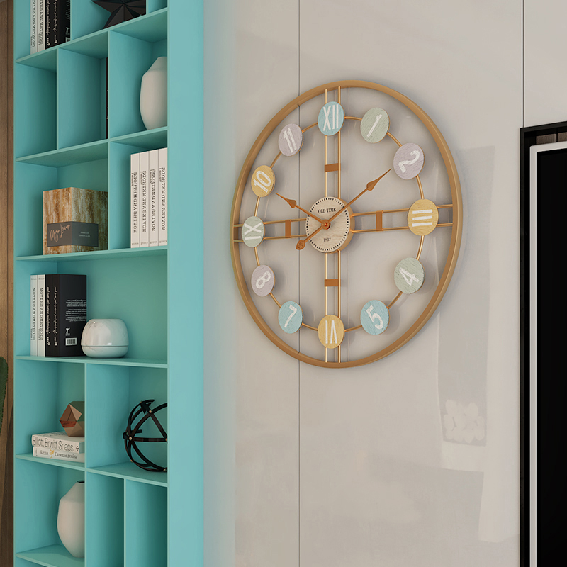 Đồng hồ treo tường trang trí phòng khách - Phong cách cổ điển