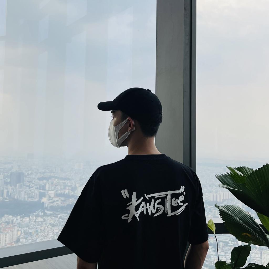 Áo thun KAWSTEE form unisex tay lỡ dành cho nam nữ in hình KAWSTEE năng động
