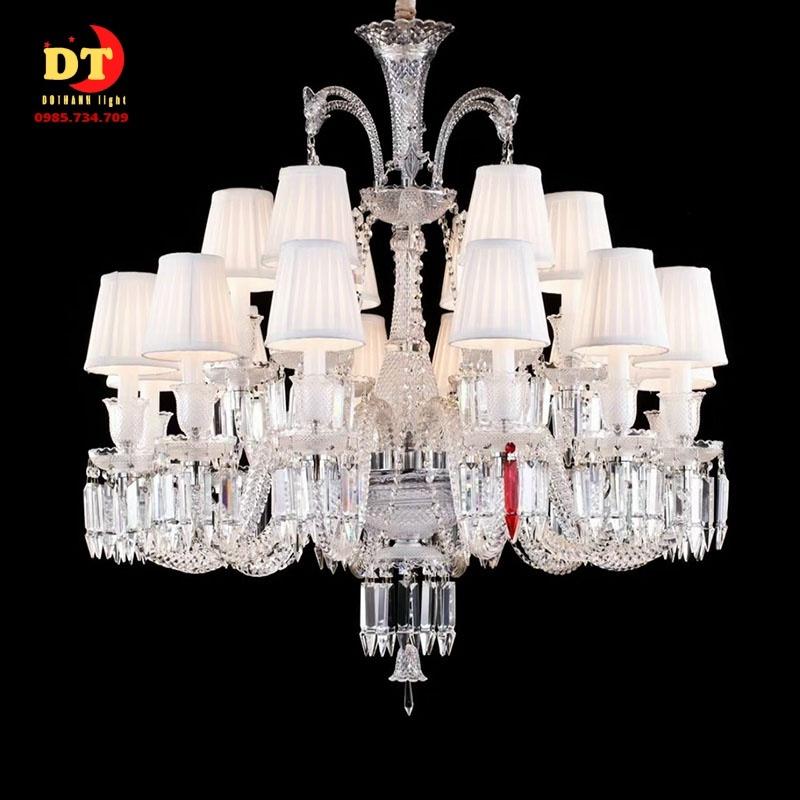 Đèn chùm nến phale trắng tinh khôi 15 tay chao vải cho nhà hàng cao cấp DQM