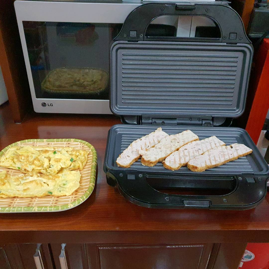 Máy - Kẹp nướng bánh sandwich 3 trong 1 Tiross TS9655 - 900W - Hàng chính hãng