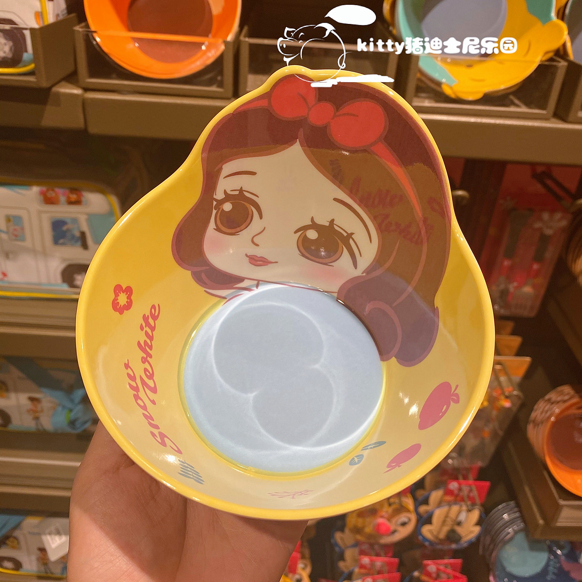 Chén ăn nhựa Melamine hình công chúa bạch tuyết Snow White Princess nổi 3D màu vàng cho bé gái - 78VNDP2479