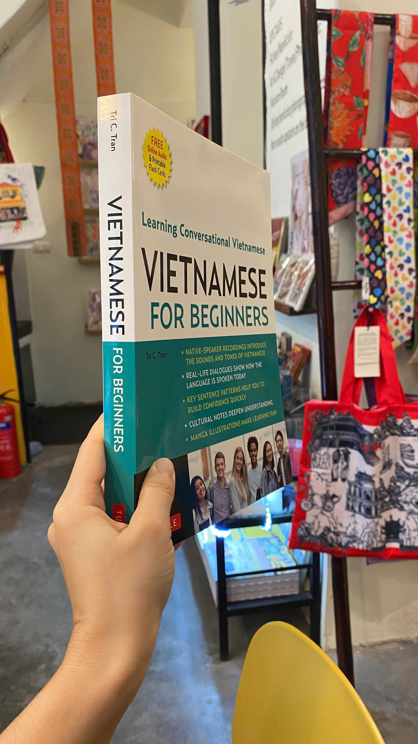 Sách - Vietnamese for Beginners: Learning Conversational Vietnamese | / Học Tiếng Việt / Nhập khẩu