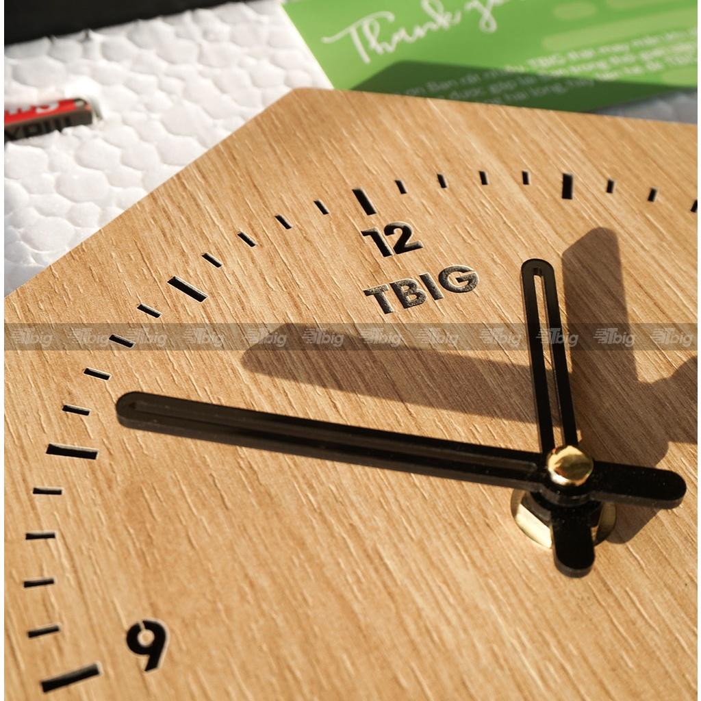 Đồng hồ gỗ để bàn cắt khắc laser logo thương hiệu theo yêu cầu - quà tặng cho đối tác, công ty, doanh nghiệp