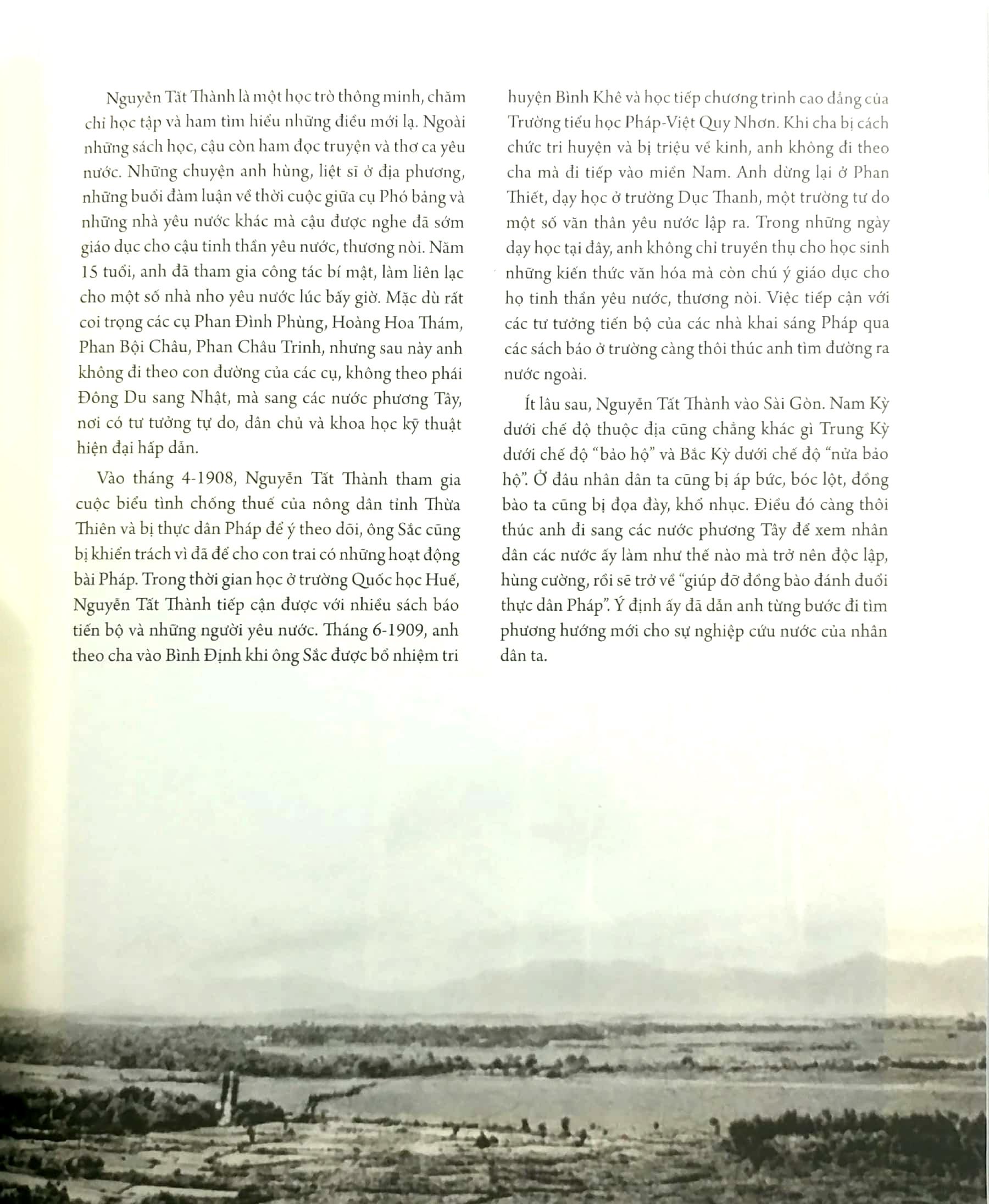 Di Sản Hồ Chí Minh - Việt Nam Đẹp Nhất Có Tên Bác Hồ - Bìa Cứng (Tập Ảnh & Tư Liệu) (Tái Bản 2023)