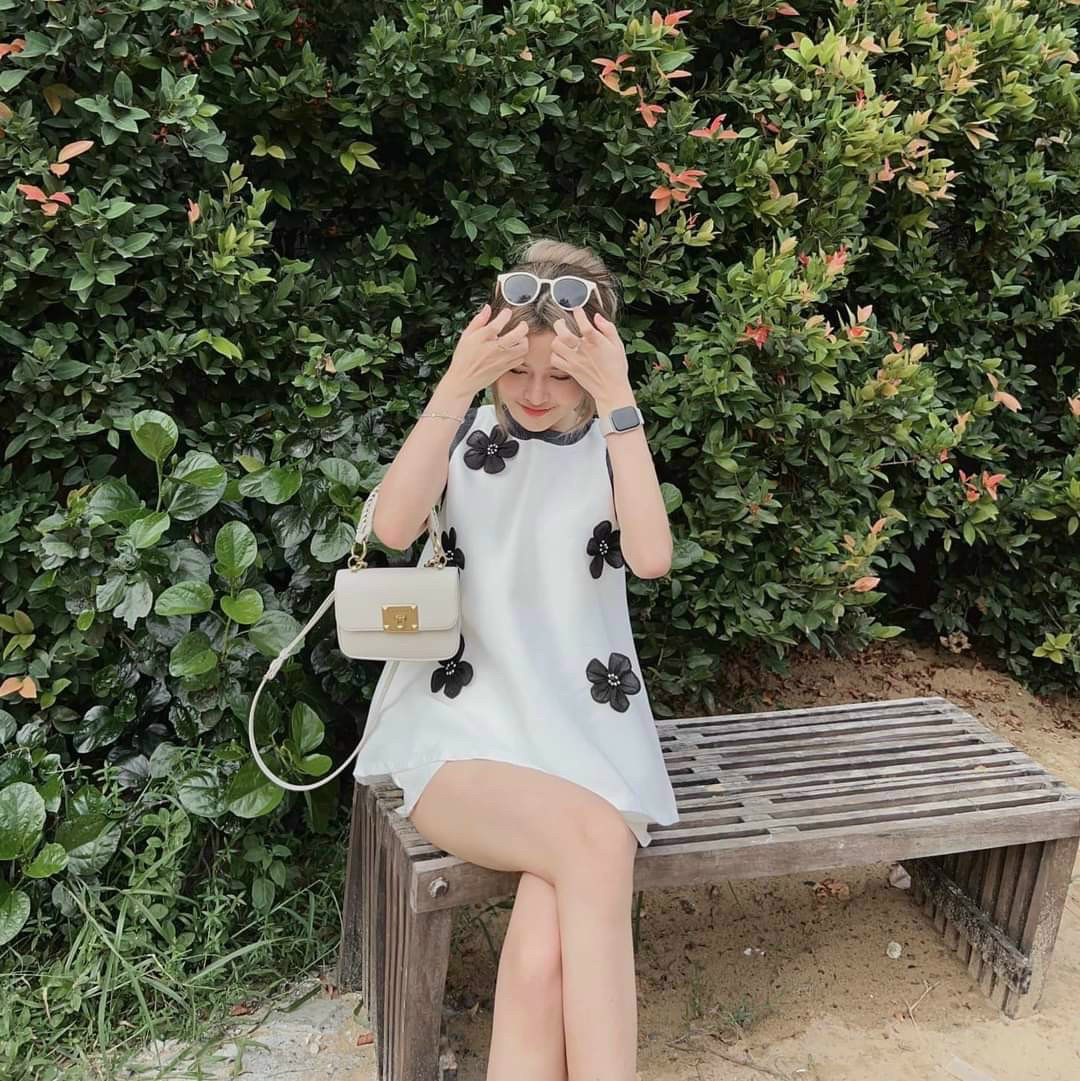 Set bộ đùi phối áo có họa tiết hoa cực dễ thương