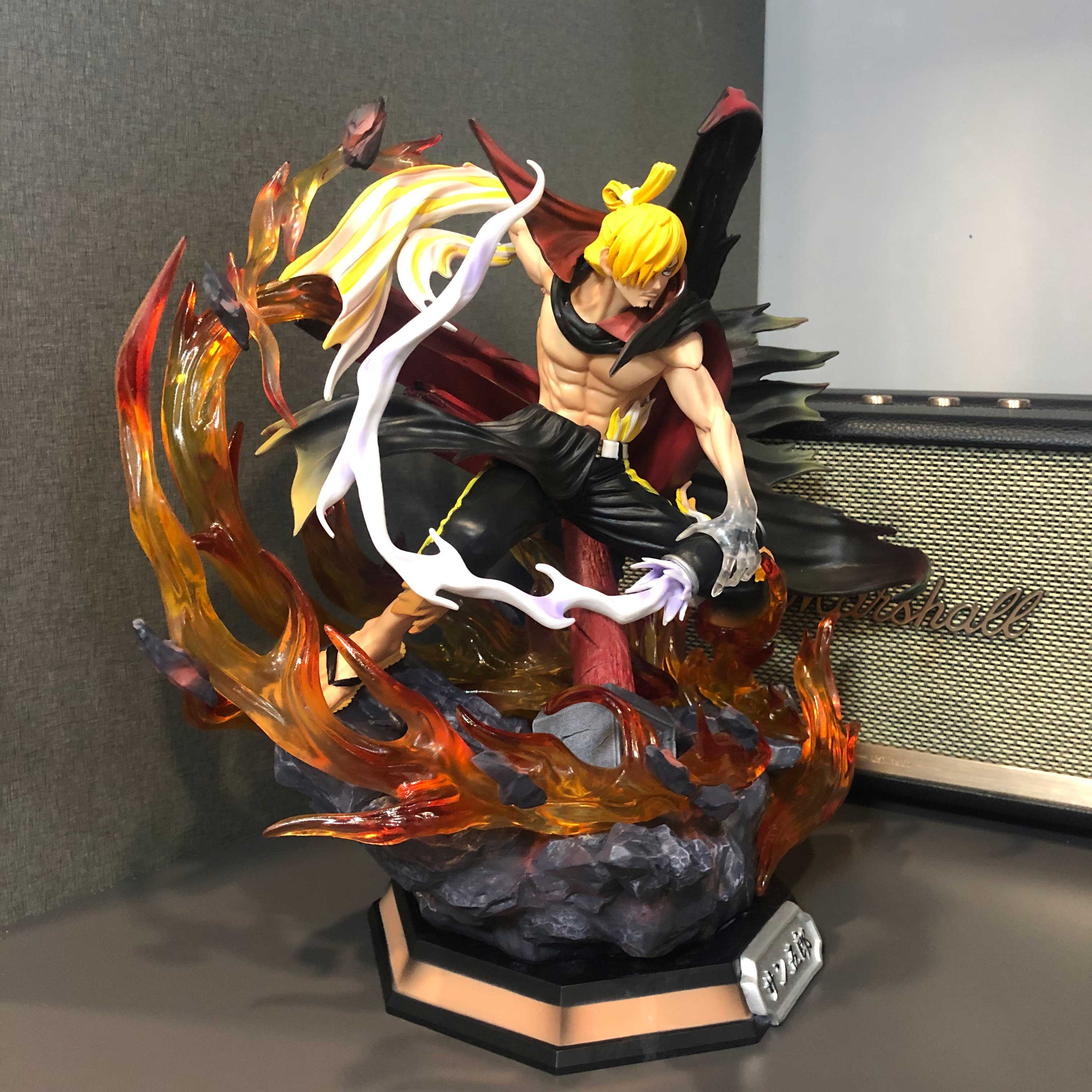 Mô hình Vinsmoke Sanji 36 cm có LED - One Piece