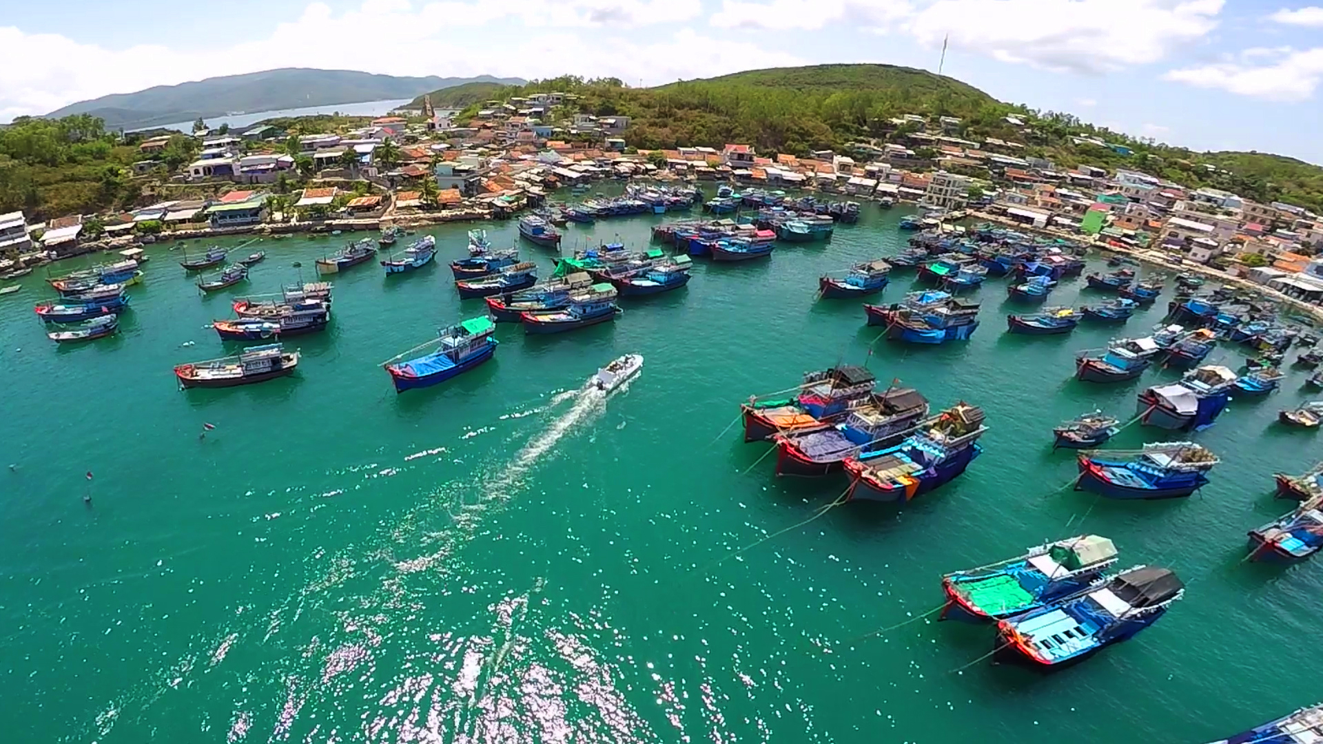Tour Tham Quan 4 Đảo Nha Trang Trong Ngày Bằng Tàu Gỗ