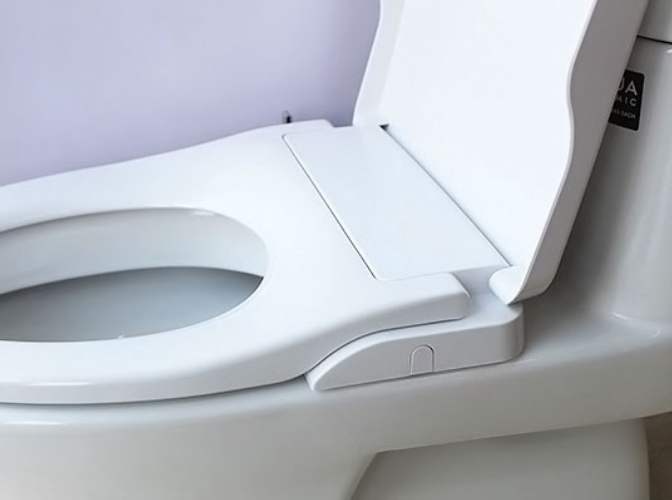 Nắp bồn cầu tự rửa thông minh xịt rửa, vệ sinh phụ nữ INAX CW-S15