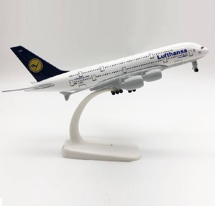 Mô hình máy bay tĩnh Airbus A380 Lufthansa 20cm có bánh xe