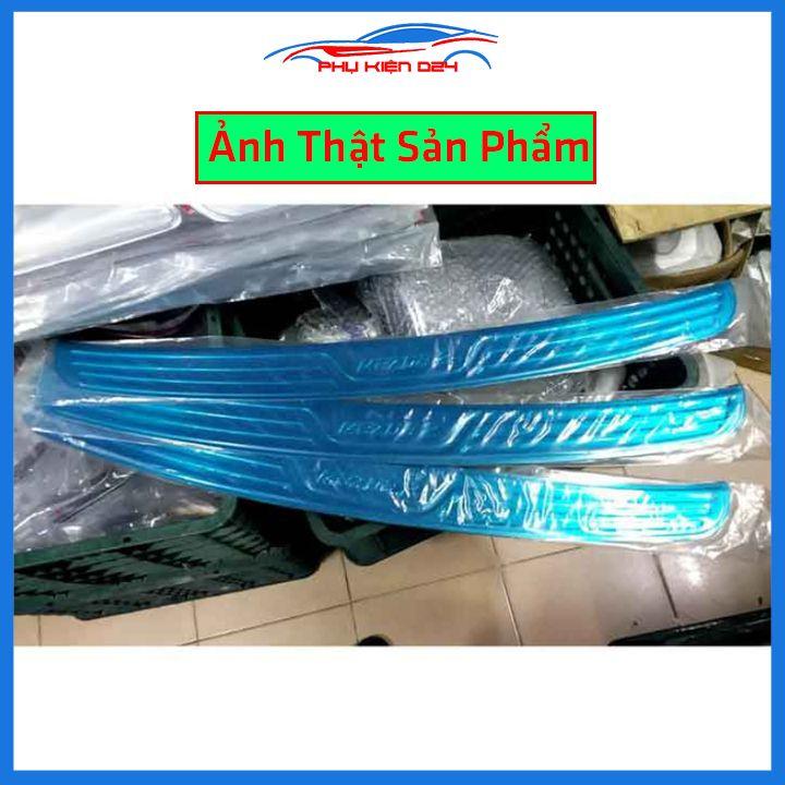 Ốp chống trầy cốp Mazda 2 2015-2016-2017-2018-2019-2020-2021-2022 inox sáng bóng bảo vệ xe chống va đập