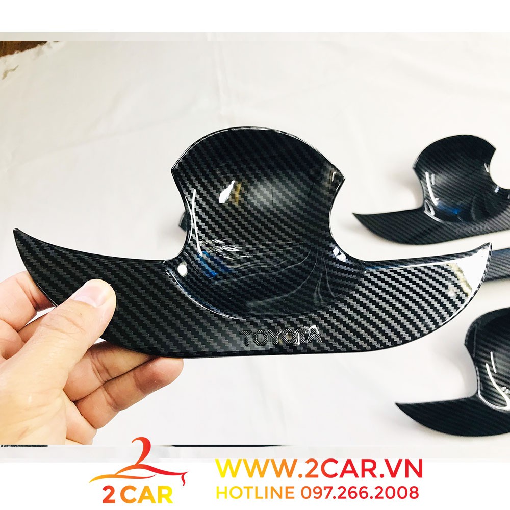 Ốp tay nắm, hõm cửa carbon xe Toyota Corolla Cross 2020- 2021-2022-2023 vân Cacbon cao cấp
