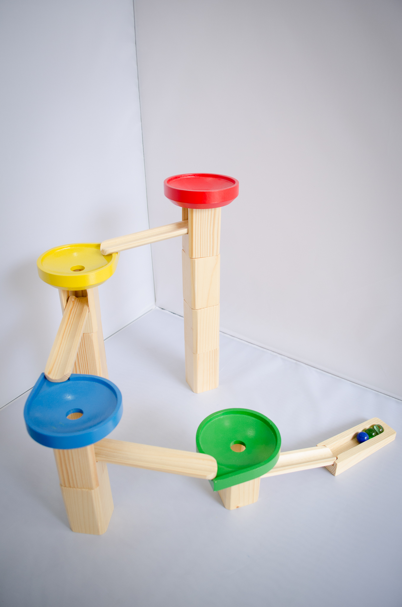 Mô hình tháp đua bi đồ chơi gỗ sáng tạo cho bé