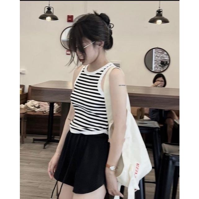Áo sát nách, Áo ba lỗ kẻ đuôi tôm hai màu đen trắng bo viền hàng đẹp phong cách Hàn Quốc freesize PHULA