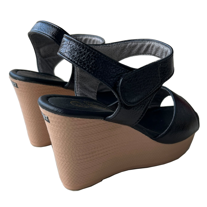 Giày sandal nữ Đế xuồng cao 9cm da bò Màu đen Trường Hải DX145 FORM NHỎ HƠN 1 SIZE
