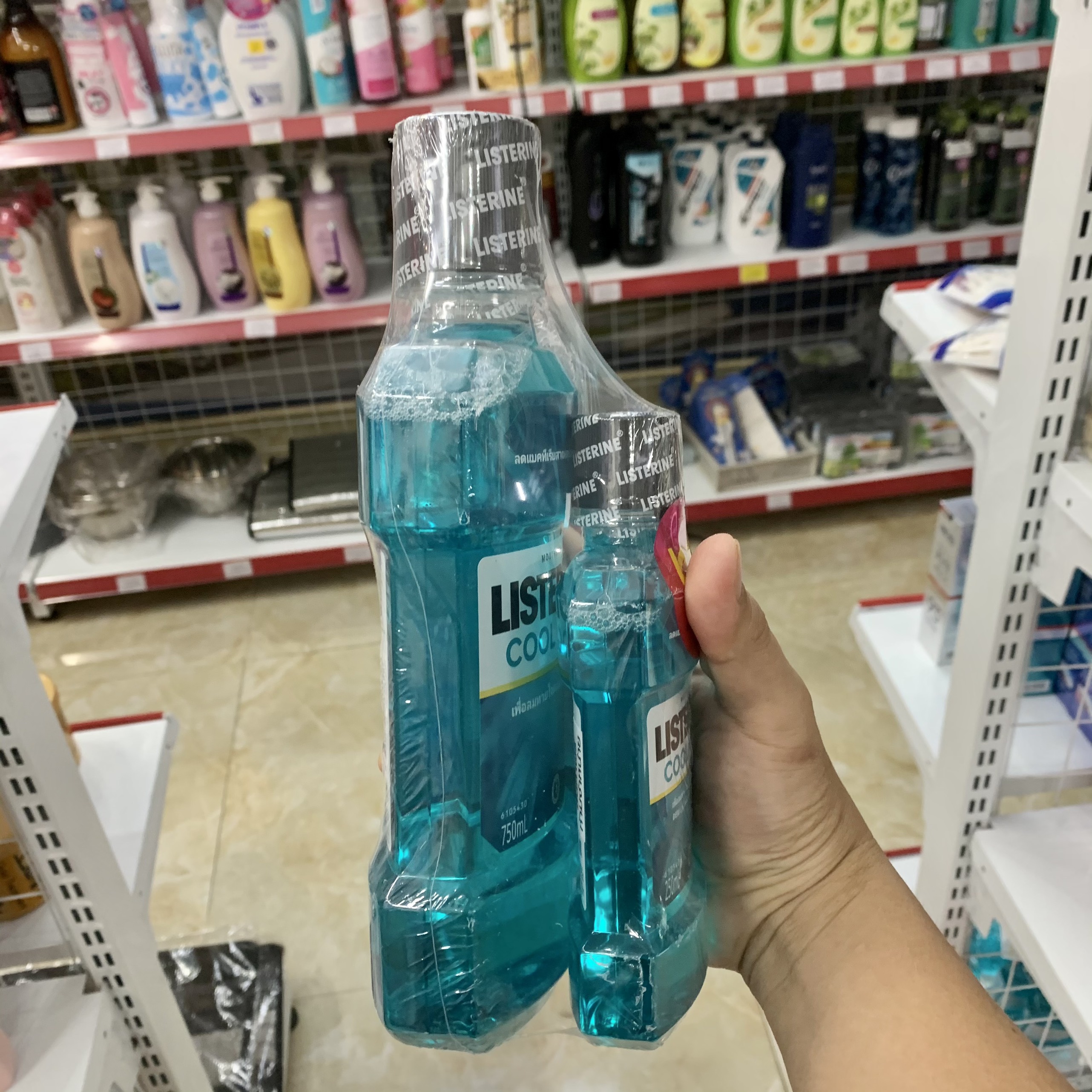 Combo 2 nước súc miệng LISTERINE 750ml và 250ml