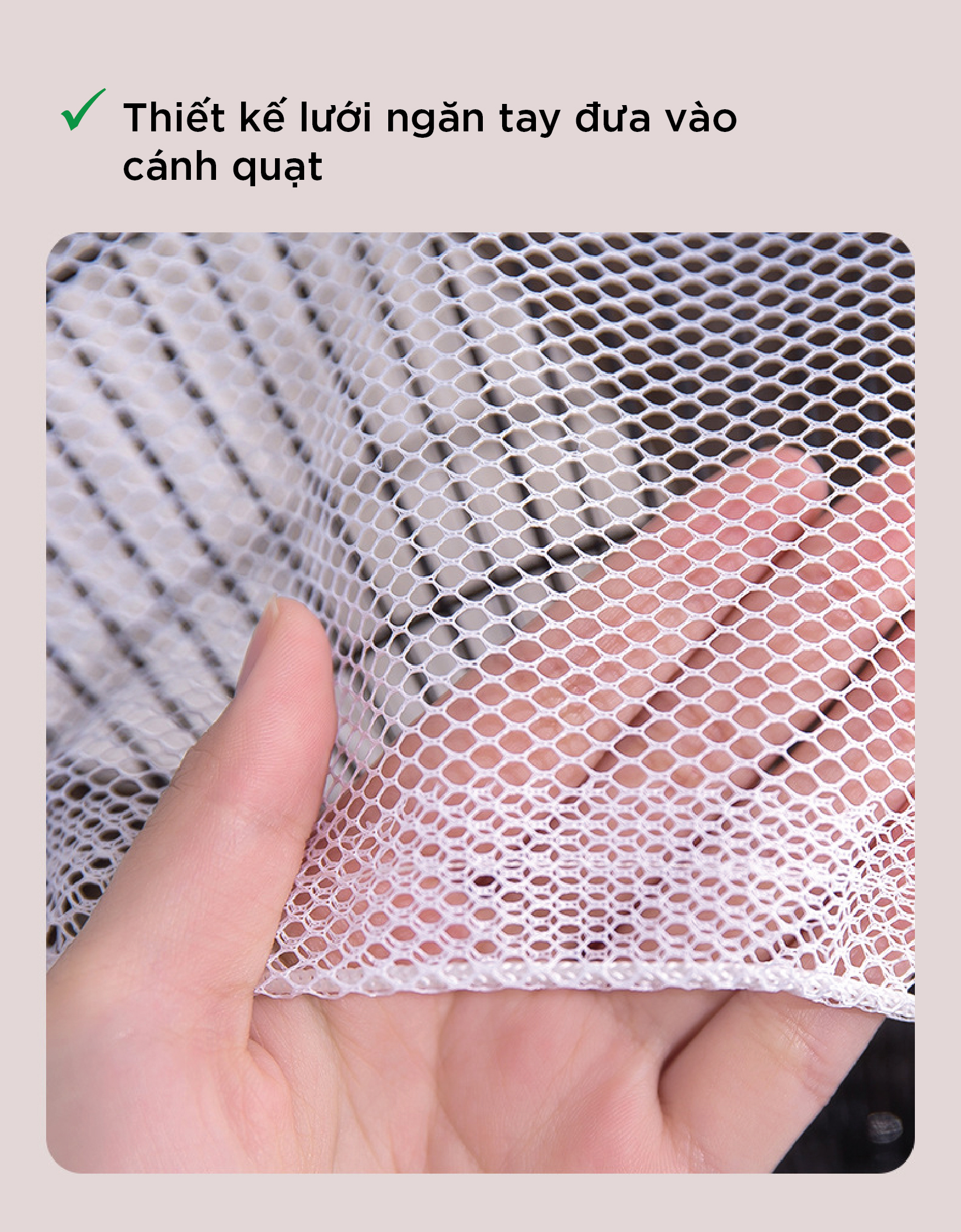 1 LƯỚI BỌC QUẠT CAO CẤP AN TOÀN CHO BÉ - DÂY RÚT (HÀNG CHẤT LƯỢNG TỐT) - Kích thước: Đường kính lồng quạt 45cm - GIAO MẪU NGẪU NHIÊN Áo Trùm Máy Quạt Bảo Vệ Điện Cao Cấp Có Vải Lồng Chống Bụi
