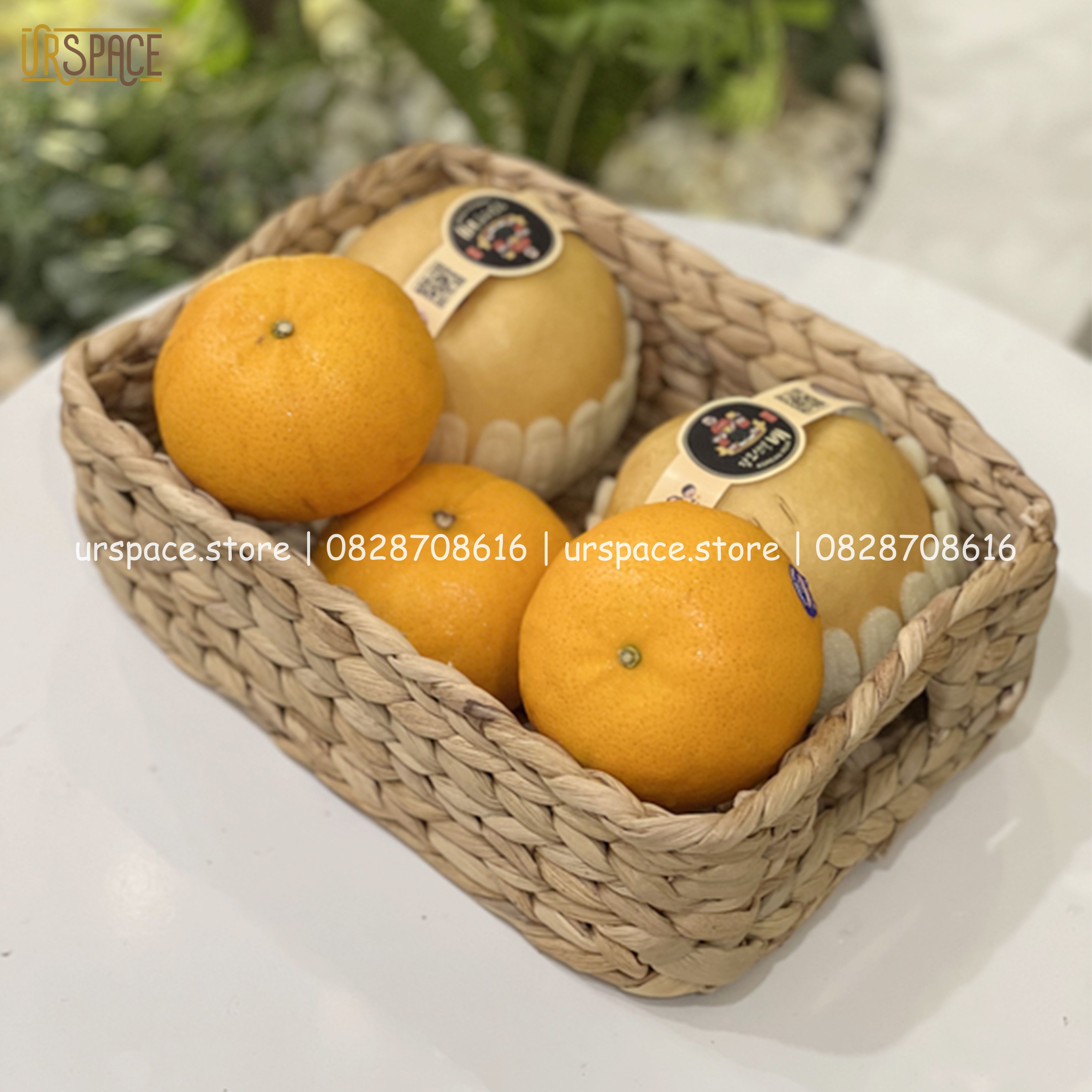 Giỏ đựng trái cây, bánh kẹo bằng lục bình thân thiện môi trường/ Hand-woven hyacinth storage tray